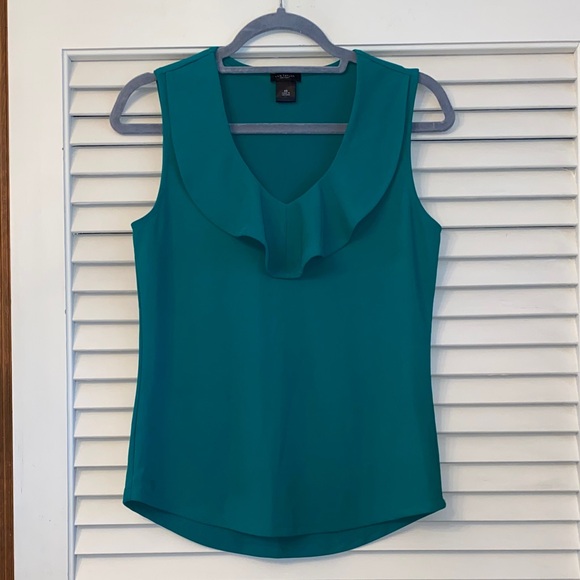 Ann Taylor Ruffle shell - Picture 1 of 4
